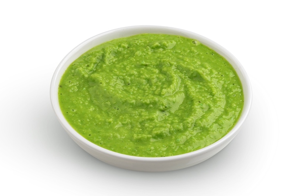 swirl of wasabi sauce isolated on white background - Полезный хлеб с крапивой