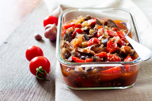 vegetable saute with eggplant red bell peppers and tomatoes - Постные баклажаны «соте»