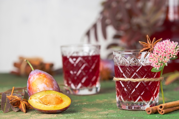 alcoholic plum tincture with star anise cinnamon and cloves - Квас сливовый