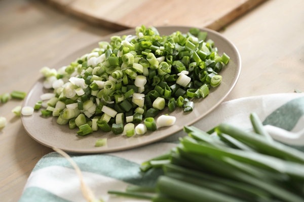 cooking fresh greens on the table - Ботвинья (способ второй)