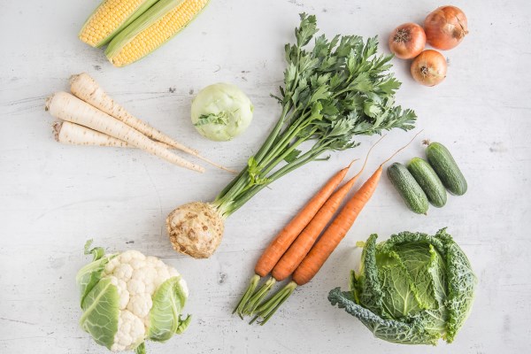 fresh assortment root vegetable on white concrete background - Борщ малороссийский