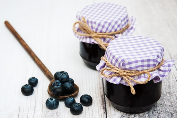 jar with blueberry jam 1 - Желе из черничного сока
