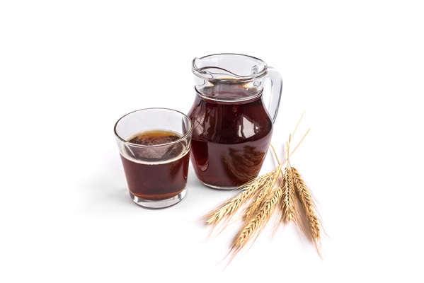 kvass isolated on white 1 - Карамельный квас