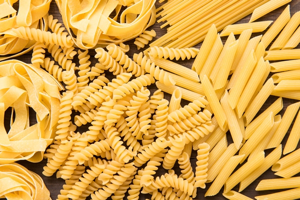 mixed dried italian pasta collection dry pasta background - Постная грибная лапша с вермишелью