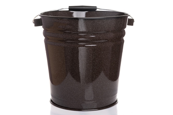 new metal brown enameled bucket with a lid on a white isolated background - Дорожный квас
