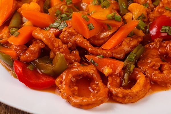 squid rings in sweet and sour sauce with vegetables - Борщ с кальмаром