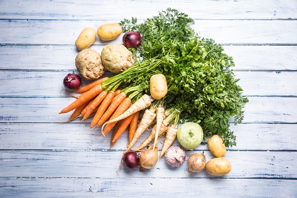 top of view assortment fresh vegetables on wooden table - Бульон-основа для любых щей (постный рецепт)