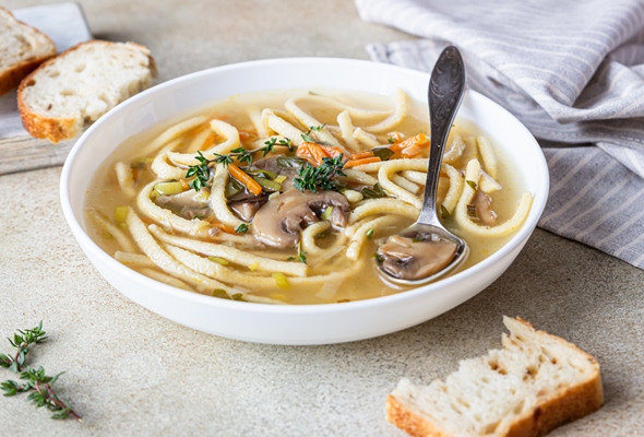 vegan noodles soup with mushrooms and vegetables served with thyme - Постная грибная лапша с вермишелью