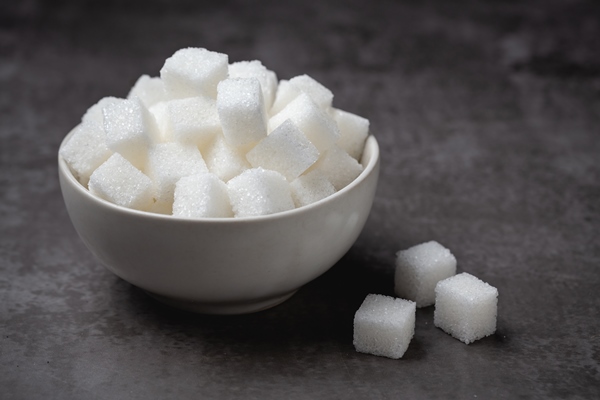 white sugar cubes in bowl on table - Дачный квас