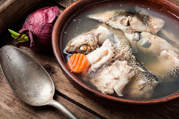 fish soup in plate - Учим детей готовить отварную рыбу
