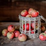 fresh harvest of ripe and healthy farm apples in a glass jar in a basket 2 - Яблочный джем на зиму