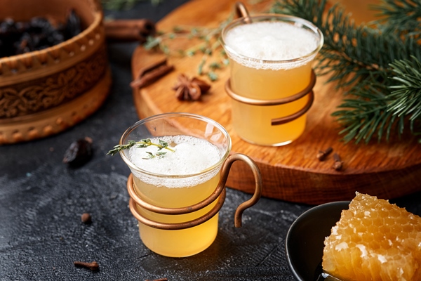 sbiten hot honey drink with herbes and spices russian tradition 3 - Сбитень Николо-Перервинский