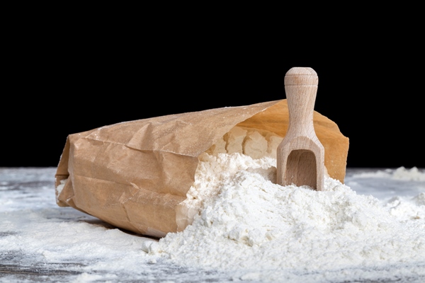 white wheat flour in a paper bag - Картофельники