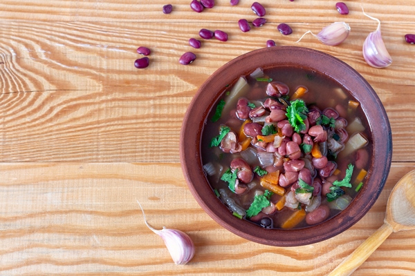bean soup with cilantro in bowl 1 - Суп из красной фасоли с овощами
