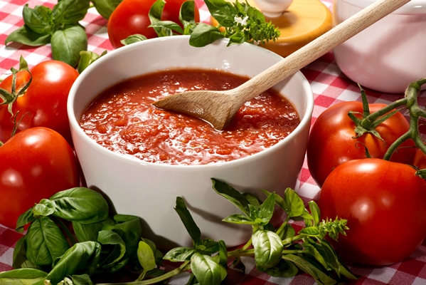 bowl of fresh healthy homemade tomato puree - Томатный суп с чечевицей