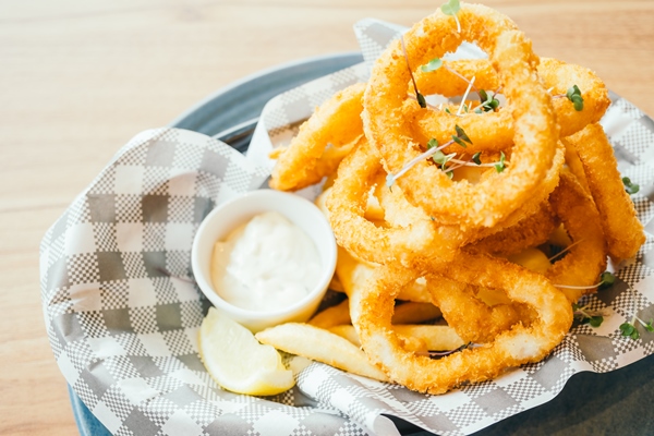 fried calamari ring - Кальмары во фритюре