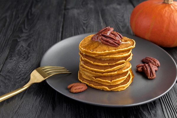 homemade pumpkin pancakes with honey - Постные оладьи из тыквы и банана