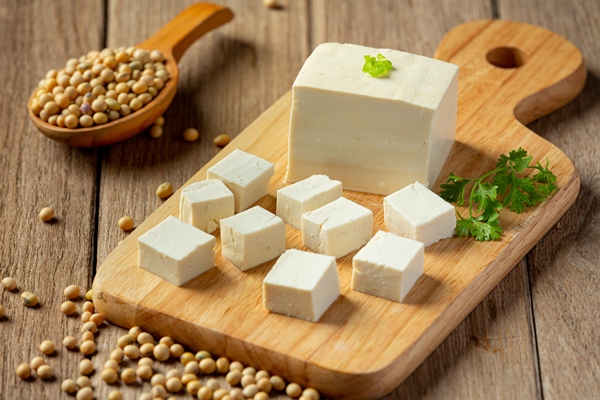 tofu made from soybeans food nutrition concept - Салат овощной с сыром тофу