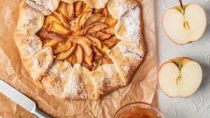 top view delicious apple pie - Песочный пирог с яблоком