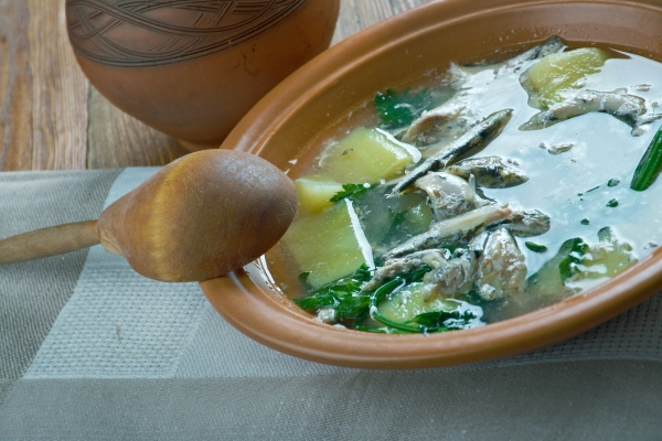 keski suomen rantakala finnish fish soup of whitefish - Уха осветлённая