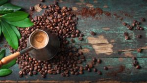 top view tasty coffee with coffee beans - Кофе по-арабски