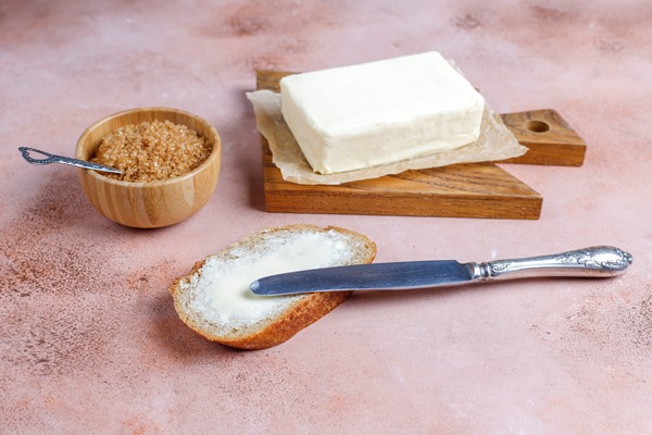 a slice of bread with butter 1 - Закрытые бутерброды