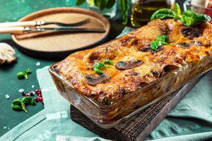 baked vegetarian lasagna with mushrooms and basil - Лазанья с грибами