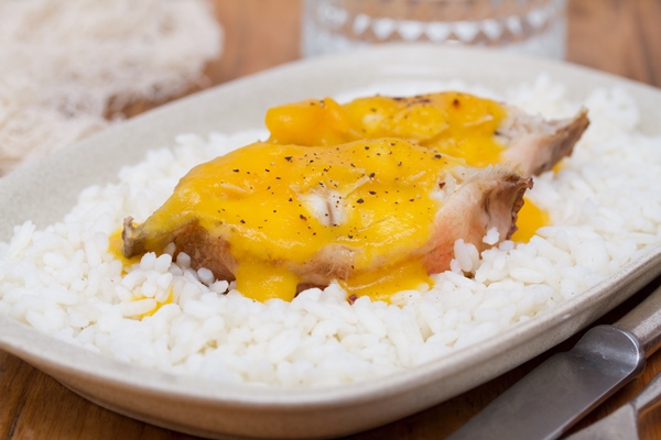 boiled fish with sauce and boiled rice on white dish 1 - Камбала, палтус отварные с соусом