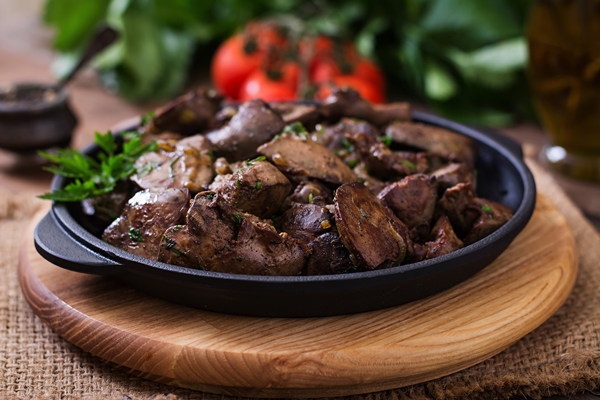 fried chicken liver with onions and herbs 3 - Суп-пюре из субпродуктов