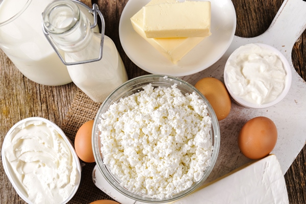 milk products dairy dairy 1 - Творожный пудинг со шпинатом