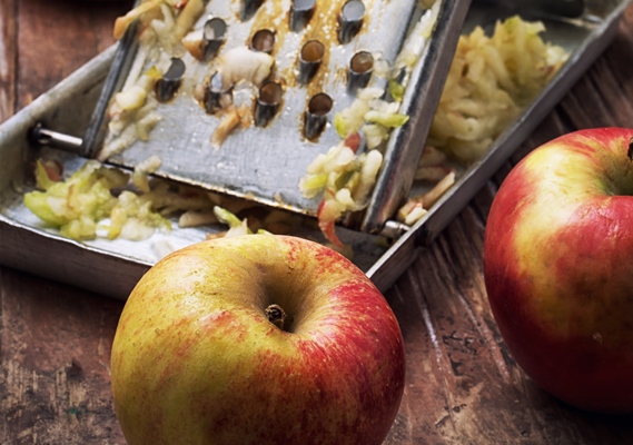 ripe aromatic apples for fruit salad - Салат "Оливье"