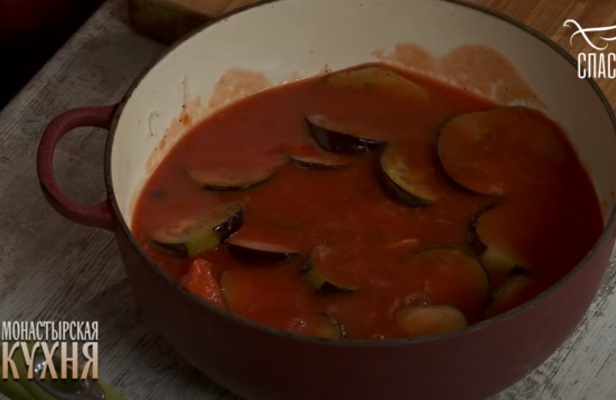 2021 10 01 012 - Монастырская кухня: греческая овощная мусака, пудинг из риса с яблоками (видео)