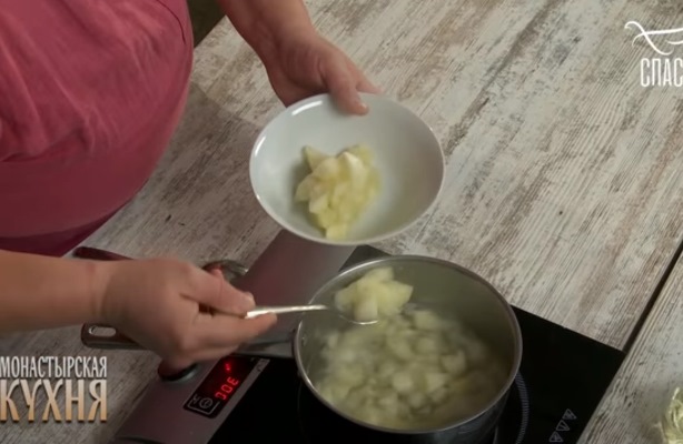 2021 10 01 015 - Монастырская кухня: греческая овощная мусака, пудинг из риса с яблоками (видео)