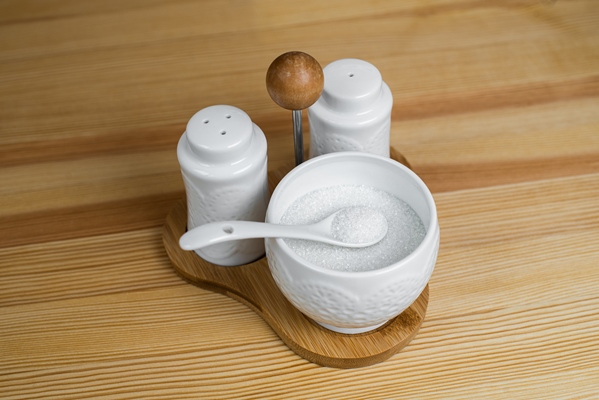 a kitchen set that includes sugar pepper and salt with a spoon - Арахисовая паста с кокосом