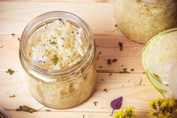 bank of sauerkraut - Монастырская кухня: овсянка с луком и изюмом, квашеная капуста