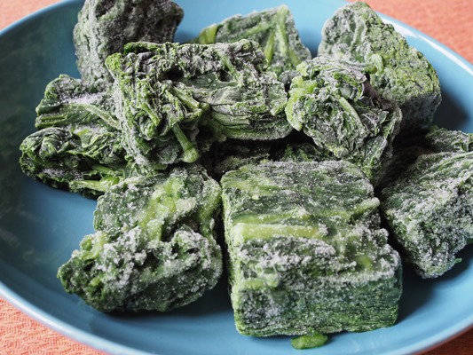 frozen spinach vegetables food - Монастырская кухня: суп из зелени и чинёная репа
