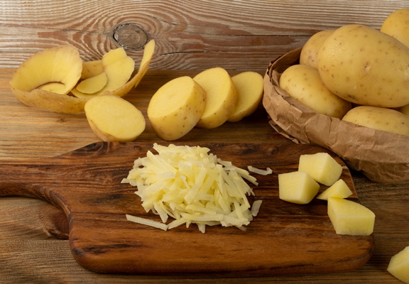 grated potatoes close up 1 - Монастырская кухня: драники, постные шоколадные пряники (видео)