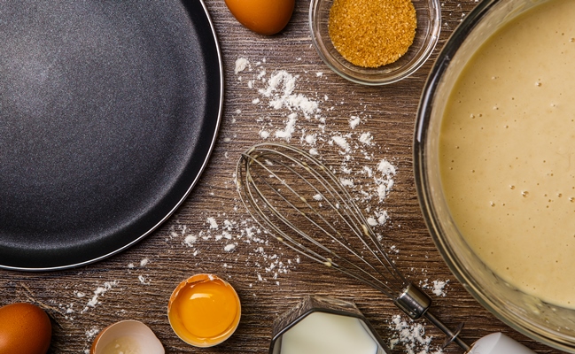 ingredients for pancakes frying pan 1 - Налистники