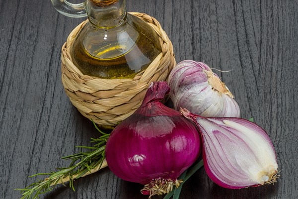 oil vinegar with rosemary - Соус луковый со сметаной для котлет