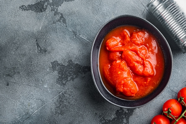 peeled tomatoes on gray background top view flat lay with copy space for - Монастырская кухня: рисовые тефтели с ржаными хлебцами (видео)