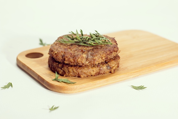 seitan and shitake hamburger with spices - Сейтан (клейковина)