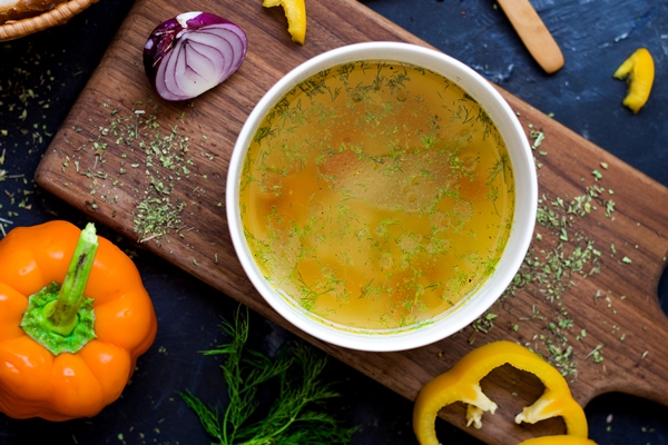 vegetable soup with sliced yellow paper - Соус с яйцом