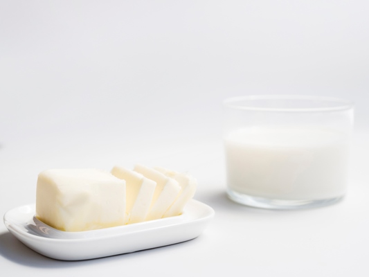glass of milk and butter - Пасхальные крестовые булочки