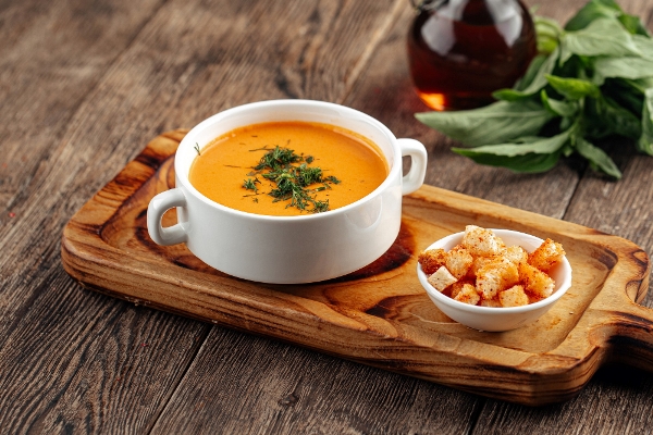 lentil cream soup with dill and croutons 2 - Суп-пюре картофельно-морковный на рисовом отваре