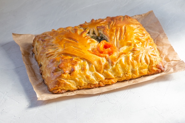 tasty homemade salmon pie traditional russian ciusine fish pie made from yeast dough filled with salmon - Пирог с икрой