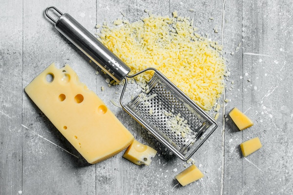 grated fresh cheese - Сырная паста со снытью