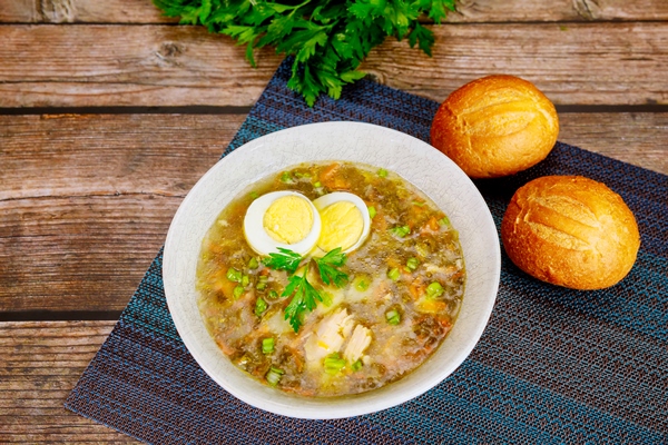 sorrel soup with egg and crusty rolls 1 - Суп картофельный со снытью