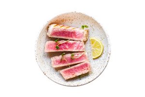 tuna pasta fusilli multicolored whole grain durum wheat seafood spicy roasted fish fried grilled - Тунец с салатом