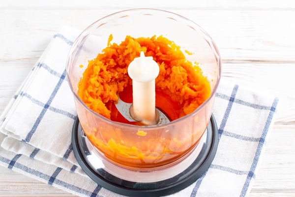 pumpkin puree in a pumpkin gnocchi blender step by step cooking - Тыквенные клёцки (ньокки) с сыром
