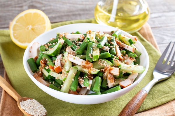 salad with green beans chicken and cucumber hearty lunch tasty - Салат из стручковой фасоли с курицей и огурцами